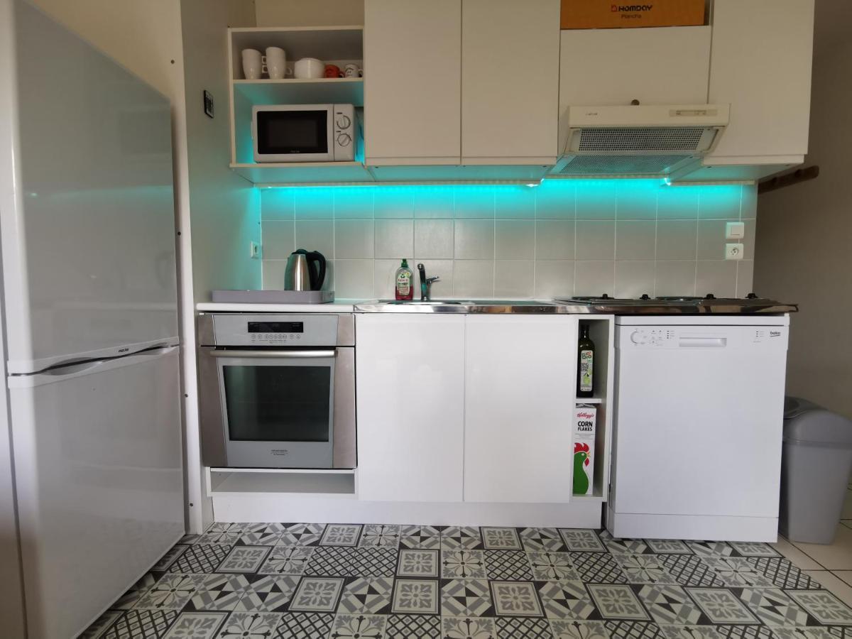 Au 11 T3 Duplex, Village Vacances, Piscines, Parking Saint-Geniez-dʼOlt 外观 照片