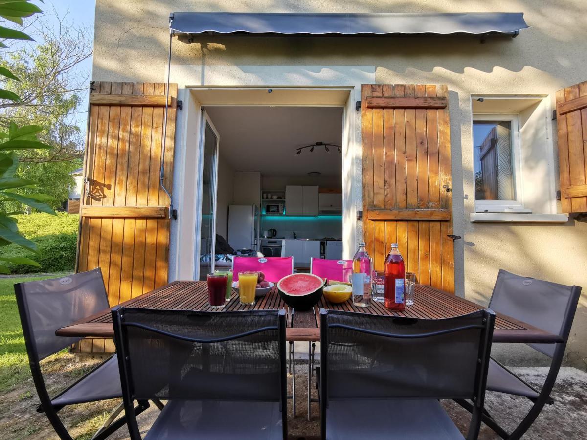 Au 11 T3 Duplex, Village Vacances, Piscines, Parking Saint-Geniez-dʼOlt 外观 照片